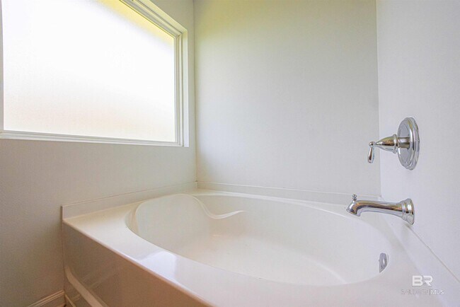 Building Photo - 23294 Shadowridge Dr