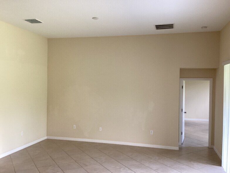 Building Photo - 13418 White Sapphire Rd