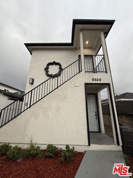 Building Photo - 8624 Graham Ave