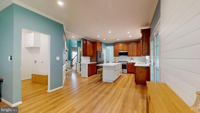 Building Photo - 14 Palace Ln