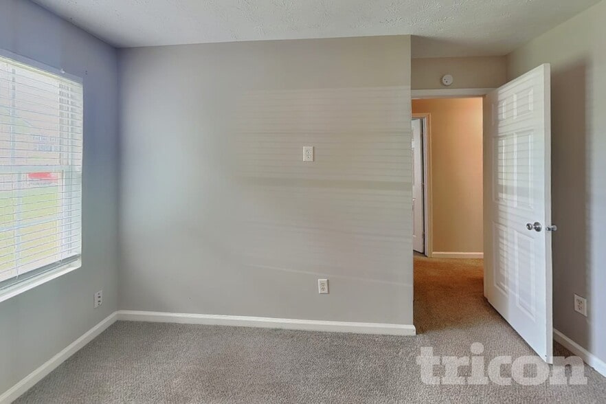 Building Photo - 613 Everlasting Way