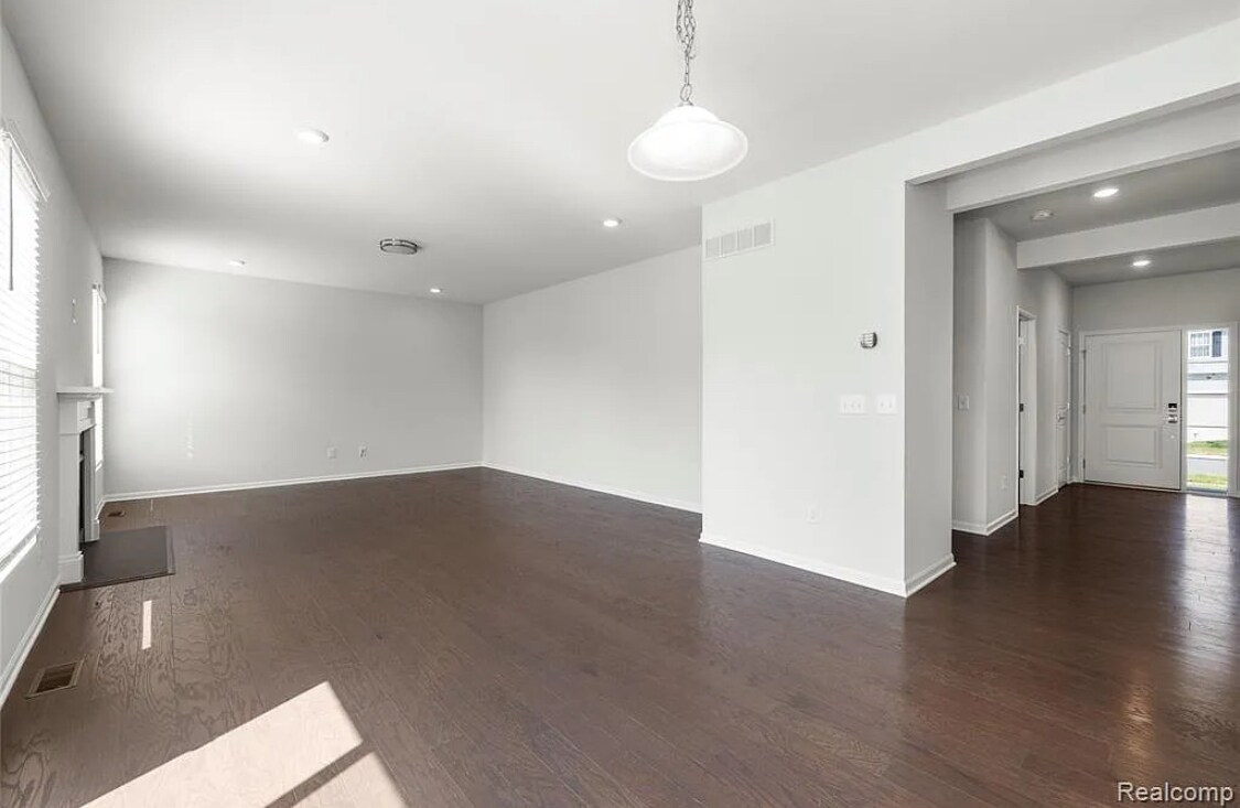 Building Photo - 3449 Haverford Dr