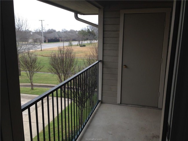Building Photo - 100 Deacon Dr