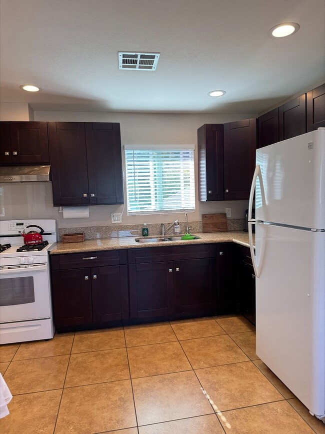 Building Photo - Furnished 2 Bed 1 Ba home in Bonita!