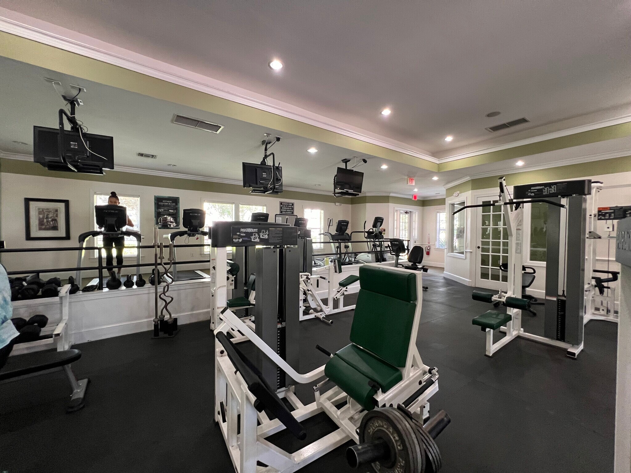 Building Photo - 10075 Gate Pky N