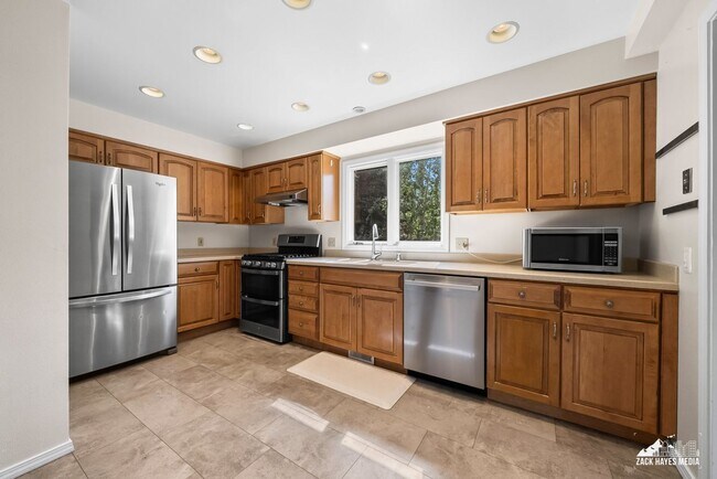 Building Photo - 6010 Staedem Dr