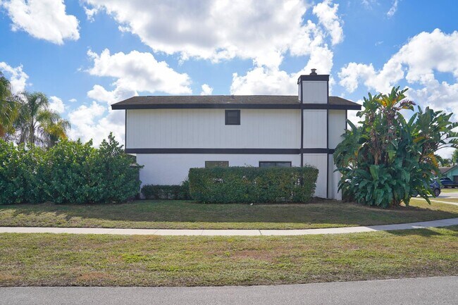 Building Photo - 760 Windtree Way