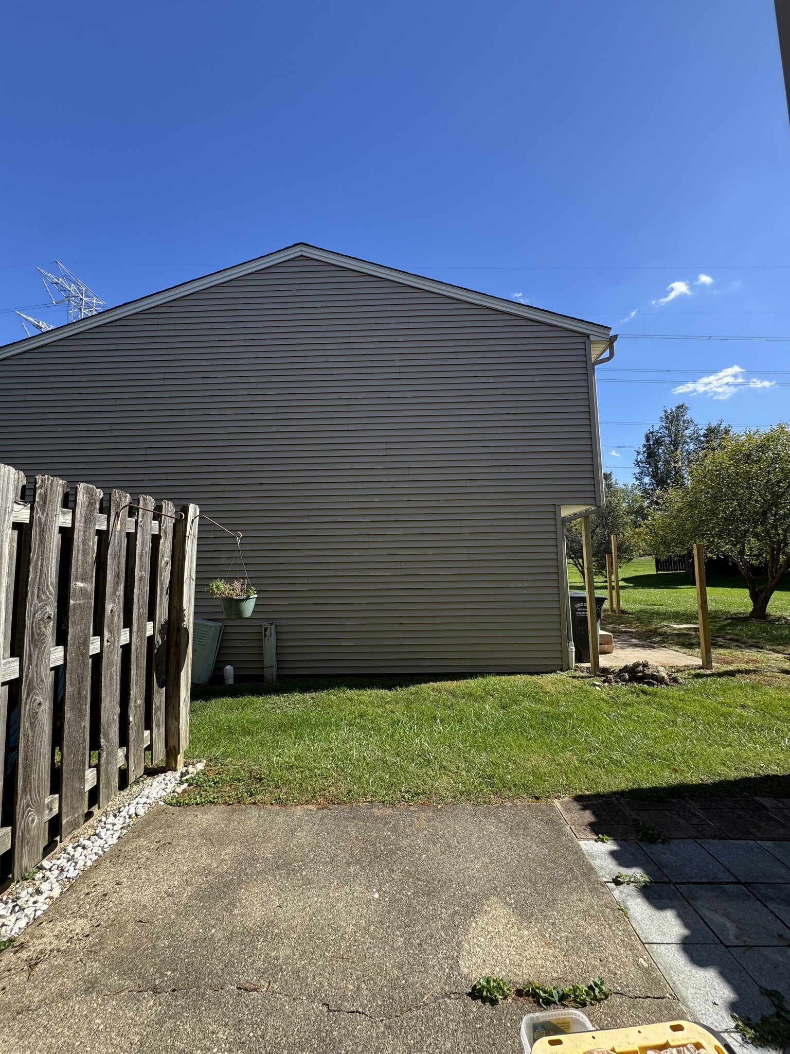 Building Photo - 42 Apple Ln