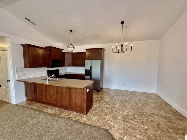 Building Photo - 1045 S 1700 W
