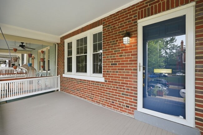 Building Photo - Glover Park Townhome | 4 Bed | 3.5 Bath | 2,500 Sf | Large Front Porch & Fenced-In Backyard w/ Deck