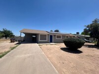 Building Photo - Remodeled 4 bed 2 bath home