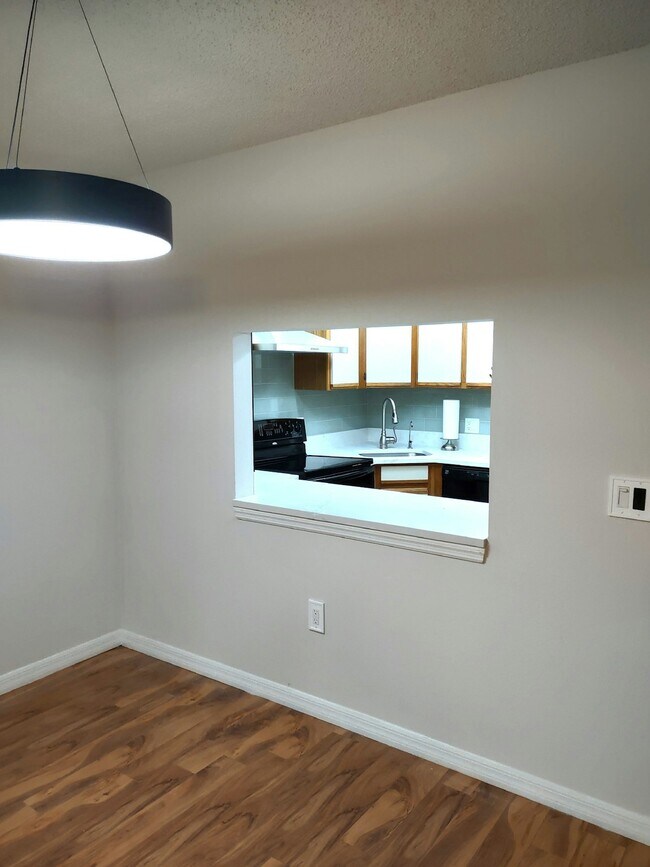 Building Photo - 12218 Fox Chase Dr
