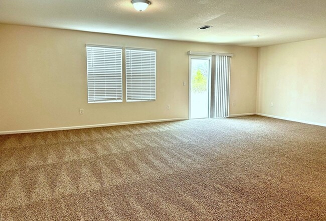Building Photo - Resort Style Amenities! Lawn Care Included! Easy Access to Wildlight, Fernandina Bch, Jax