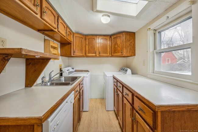 Building Photo - 34 Spring St