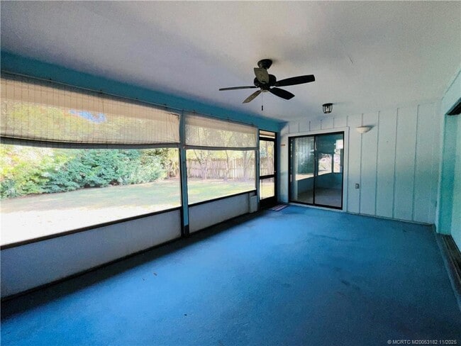 Building Photo - 2041 SE Floresta Dr