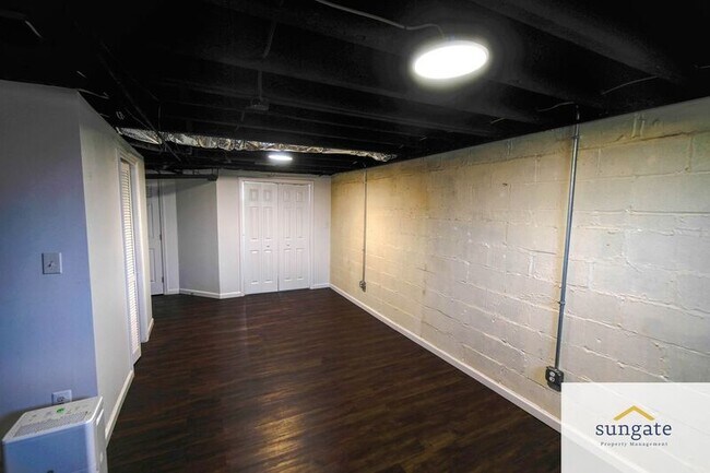 Building Photo - 217 W Edgevale Rd