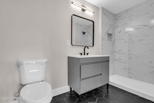 Building Photo - 170 Station Rd