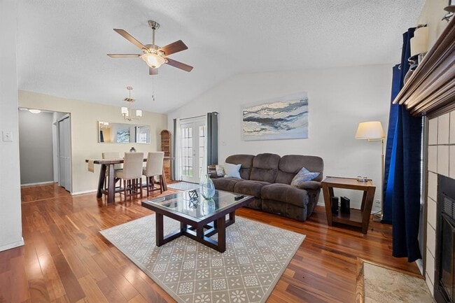 Building Photo - 1111 Fairlawn Cove