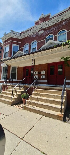 Building Photo - 1918 Maple Ave