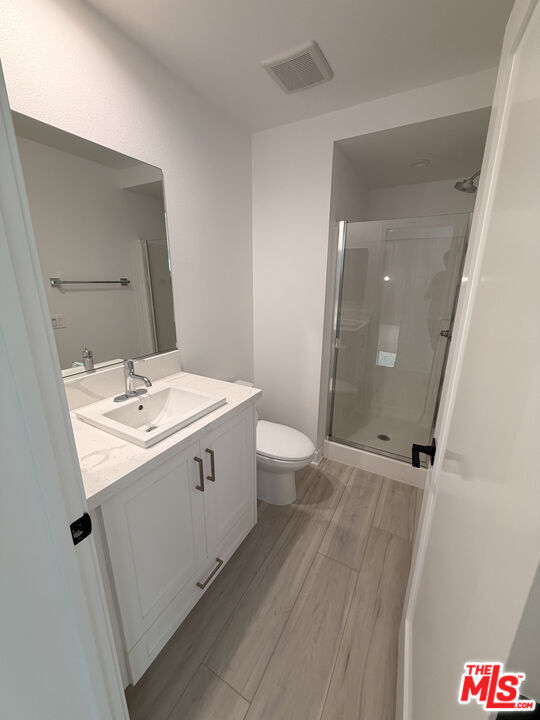 Building Photo - 121 E 223rd St