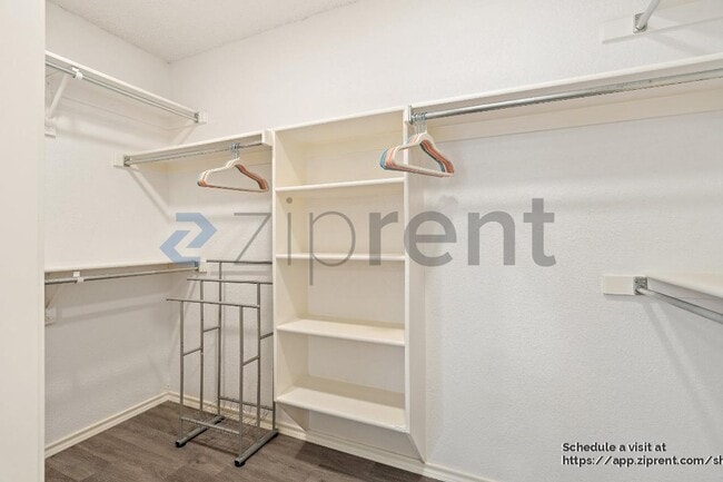 Building Photo - 2108 Winona Dr