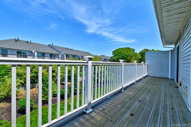 Building Photo - 44 Fox Hill Dr