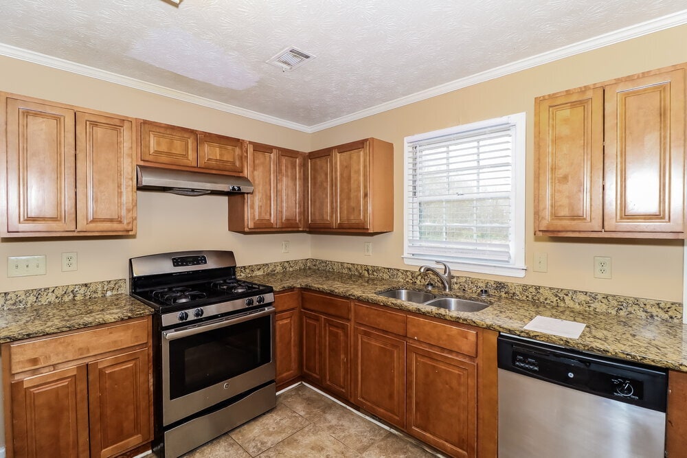 Building Photo - 1551 Willow Creek Ct