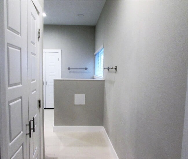 Building Photo - 3249 Dixie Dr