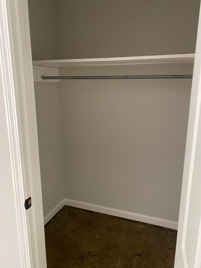 Building Photo - Split Floorplan Nestled off S. Lamar on Pe...