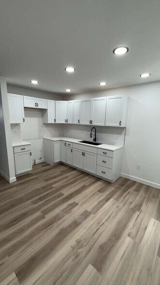 Building Photo - 6211 Aspen Ct
