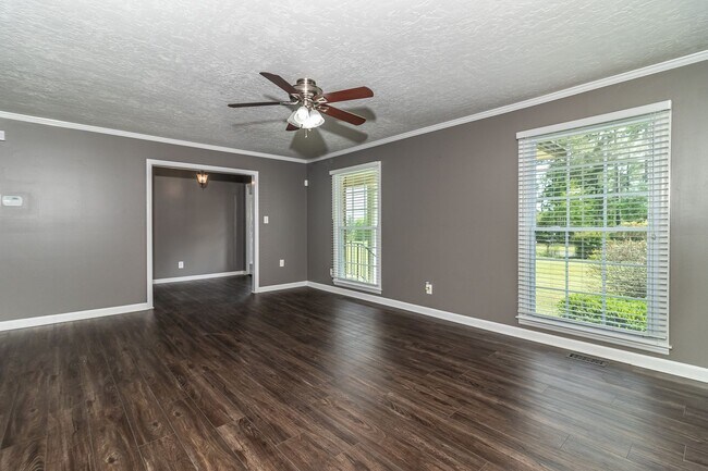 Building Photo - Beautiful and Updated 5 Bedroom Home