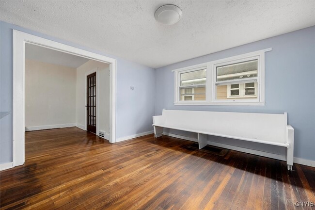 Building Photo - 1410 Fincke Ave
