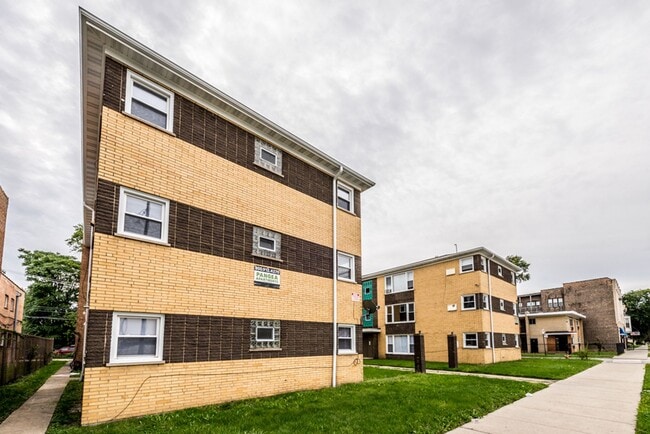 Building Photo - 8851-8853 S Cottage Grove Ave Chicago, IL 60619