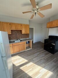 Building Photo - 12 Elmhurst St