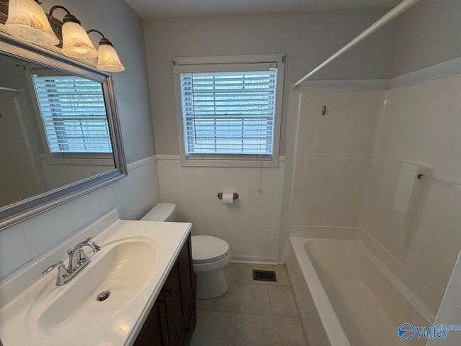 Building Photo - 756 Morris St SW