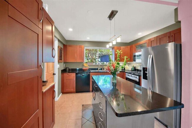 Building Photo - 11510 Oak Knoll Dr