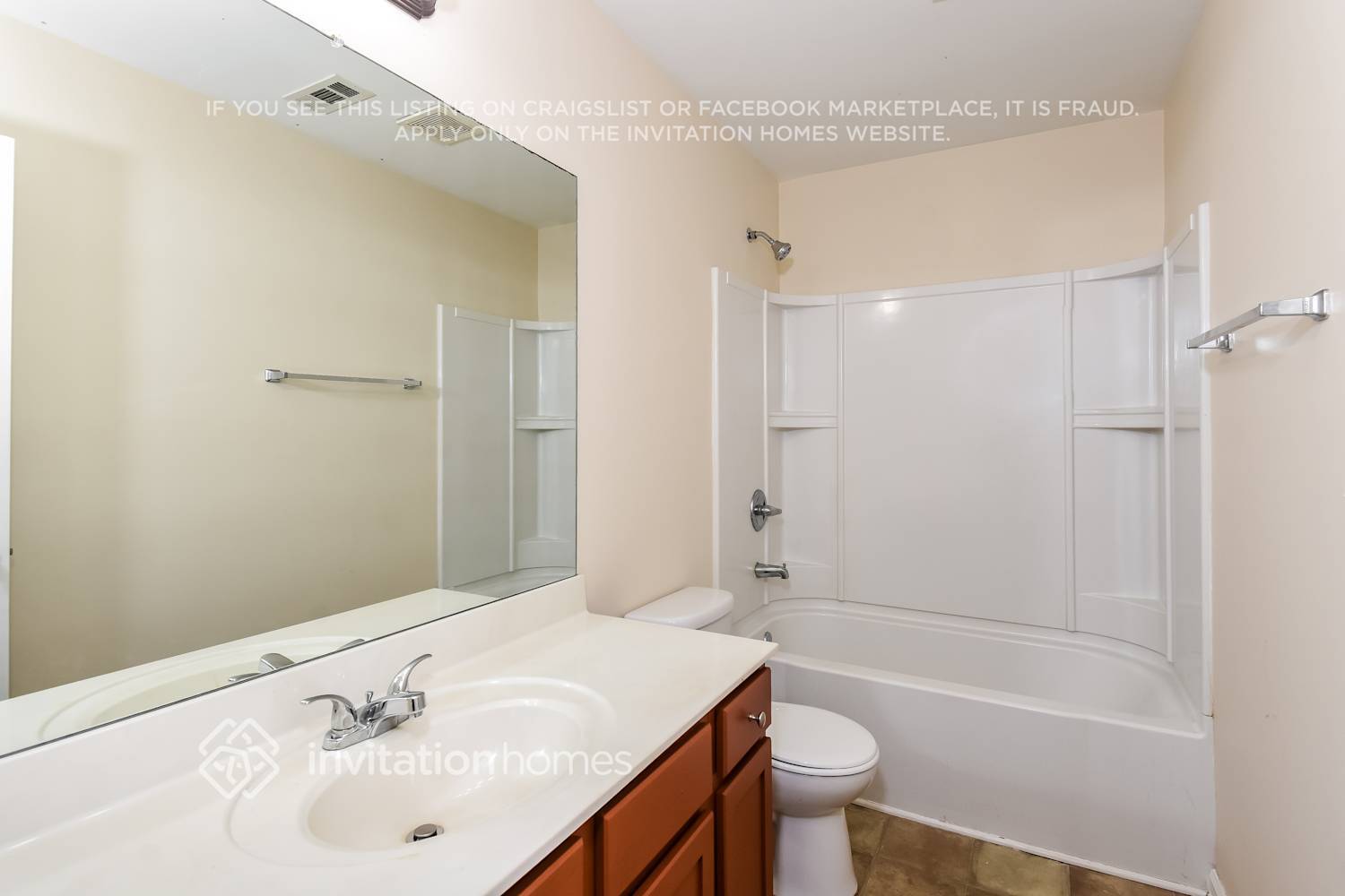 Building Photo - 400 Village Broad St