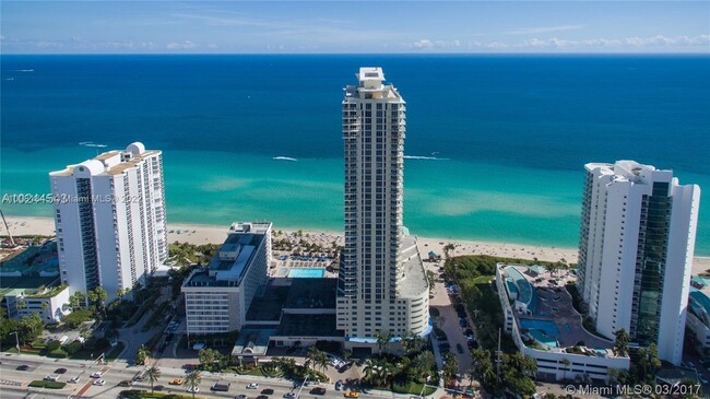Building Photo - 16699 Collins Ave