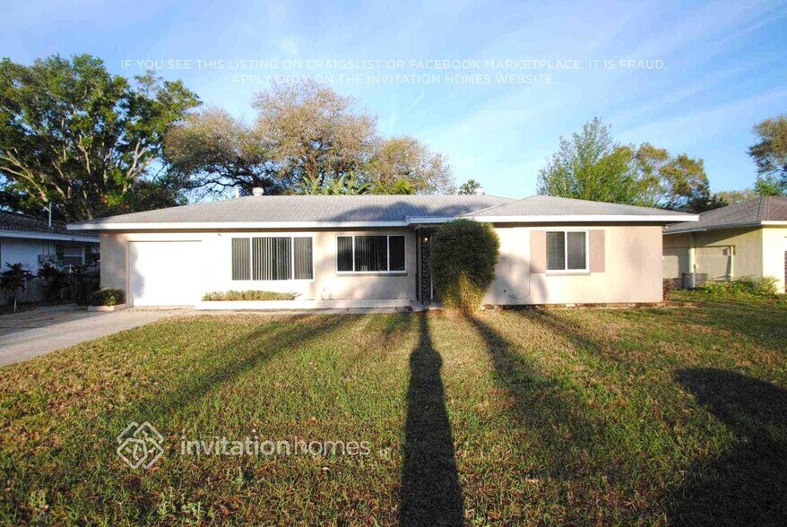 Building Photo - 210 S Comet Ave