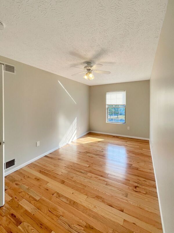 Building Photo - 2423 Rock Creek Ct