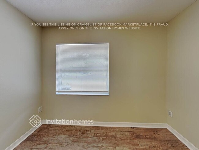 Building Photo - 384 St Dunstan Way