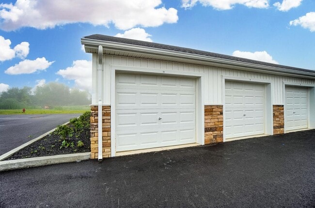 Building Photo - 501 Kristina Dr