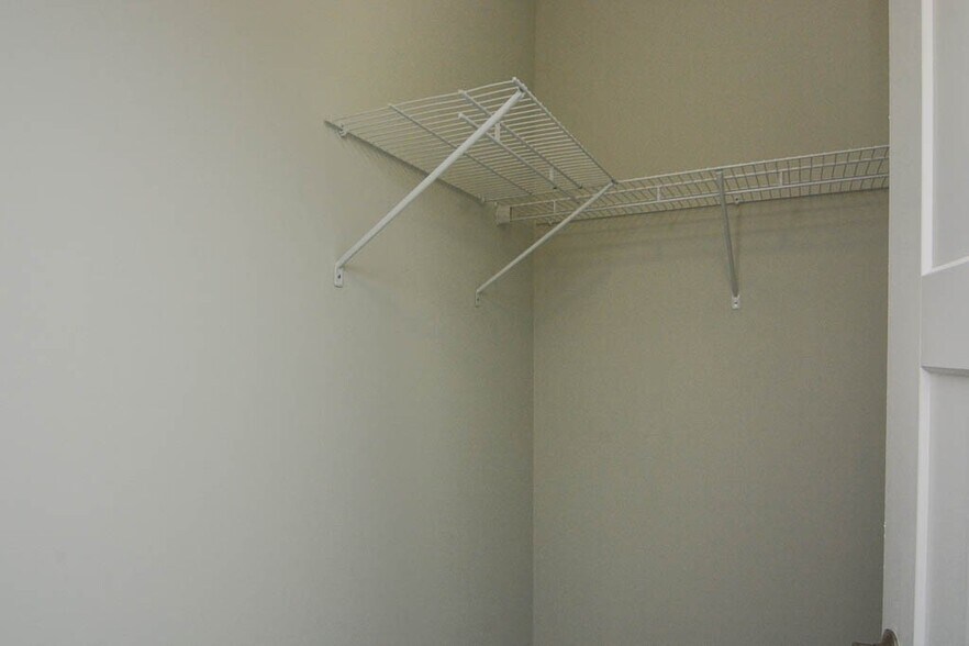 Building Photo - 730 Judson Ave