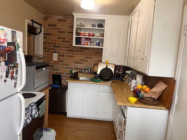 Building Photo - ar808 / ar806 53rd