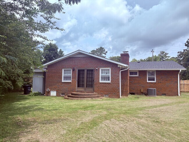 Building Photo - 406 Forest Grove Ave