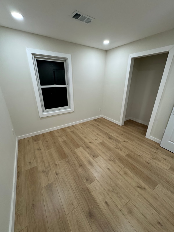 Building Photo - 120 Clinch Dr