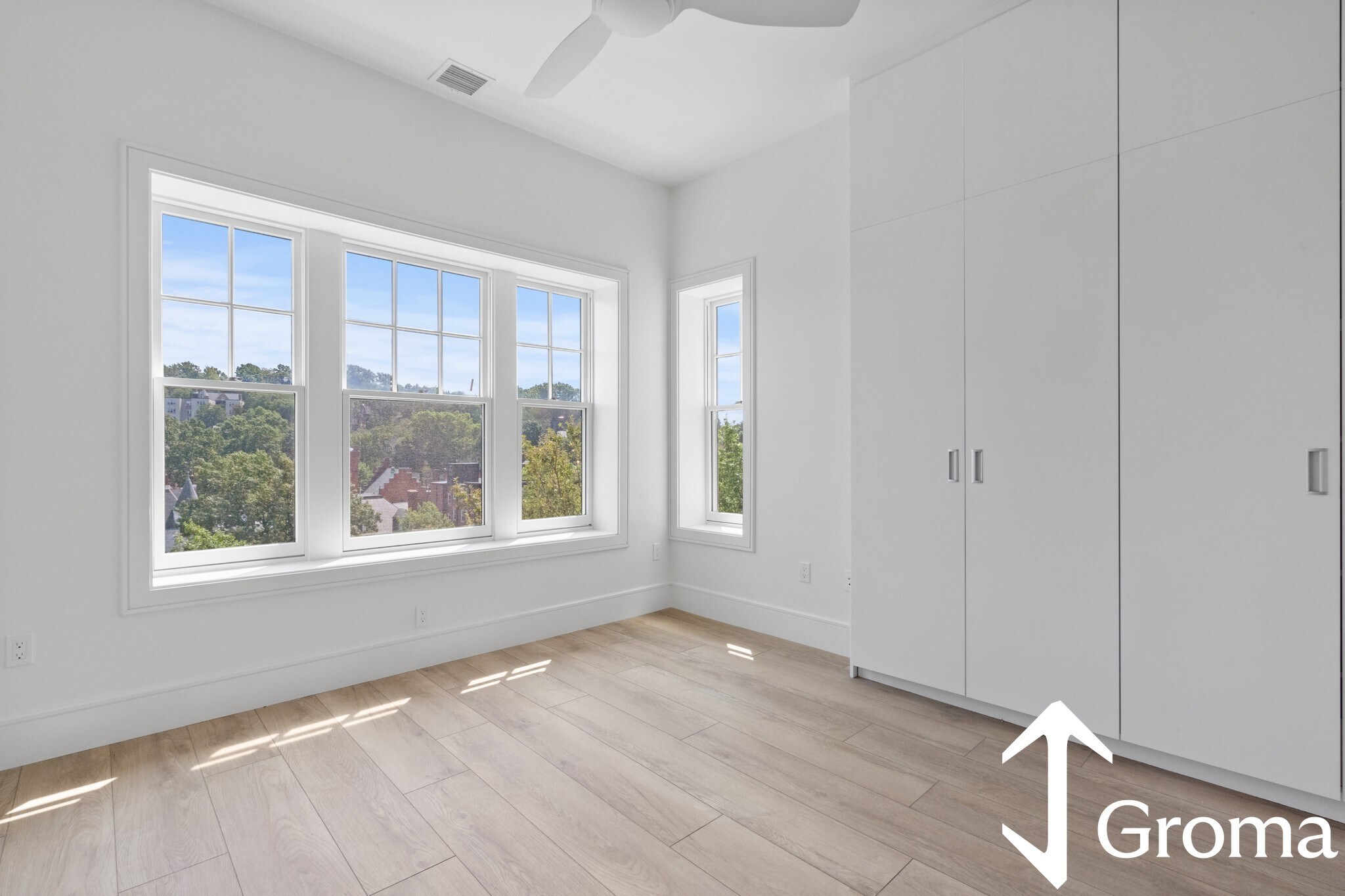 Building Photo - 1580 Beacon St