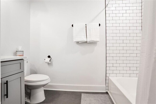 Building Photo - 1210 Cleburne Ave NE