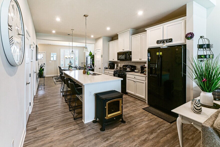 Building Photo - 18013 Seaview Ln