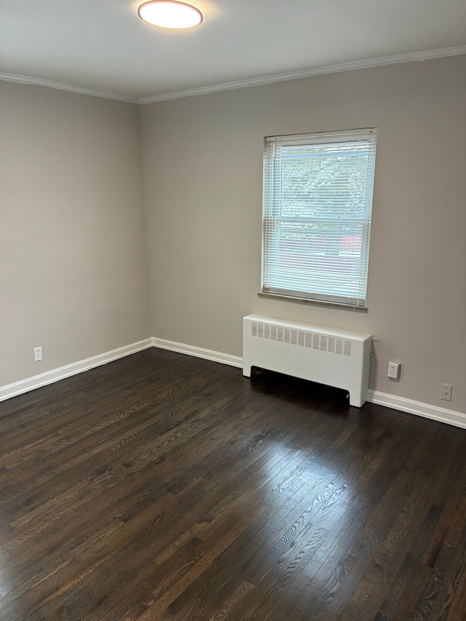 Building Photo - 4864 Madison Rd